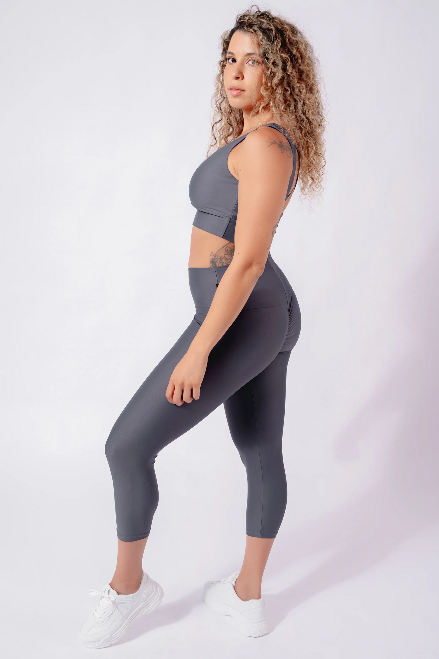 Mama Shark Performance - Booty Scrunch High Waisted Capri Leggings