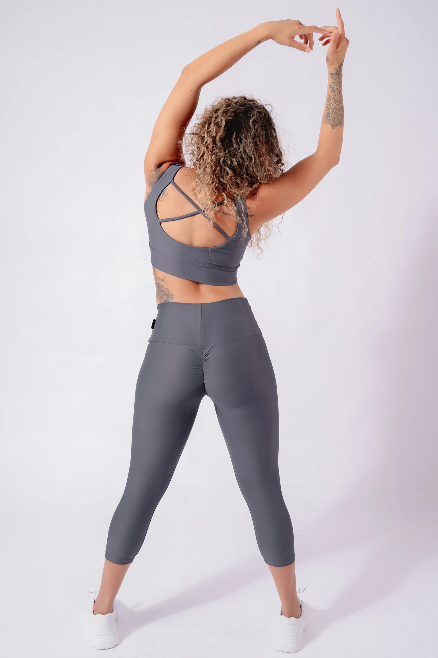 Mama Shark Performance - Booty Scrunch High Waisted Capri Leggings