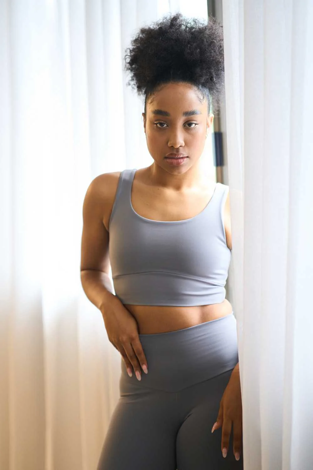 Grey Body Contouring - Scoop Neck Comfort Crop Top