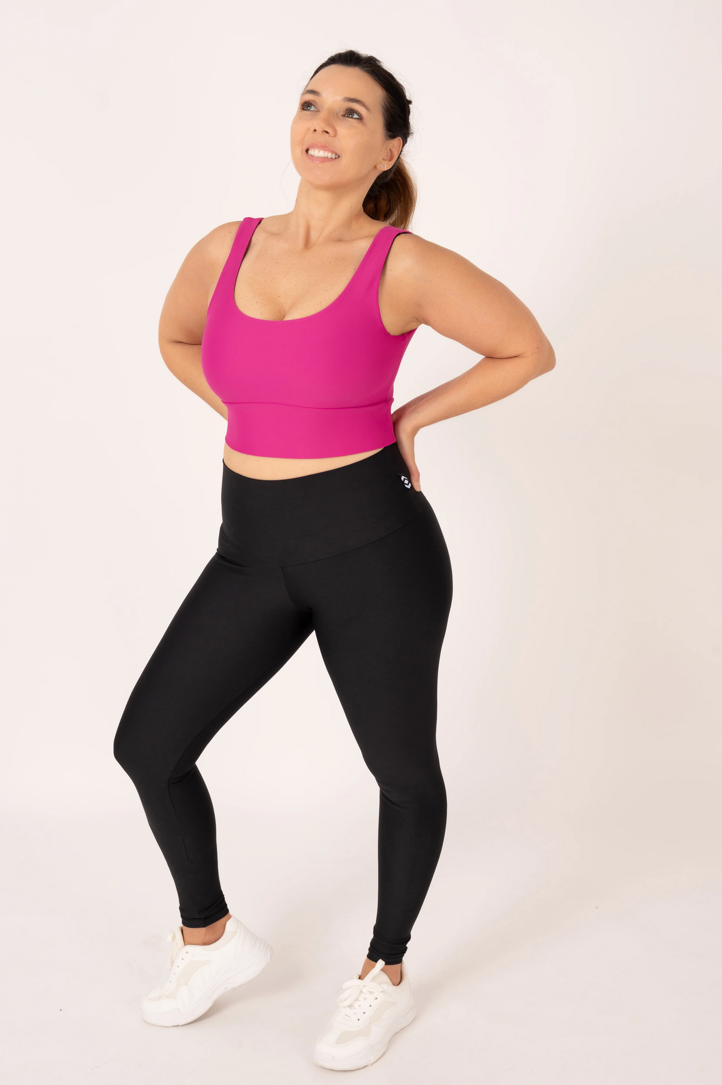 Magenta Performance - Scoop Neck Comfort Crop Top