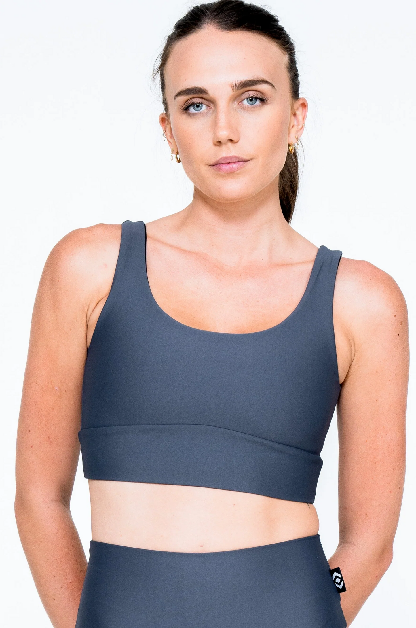 Mama Shark Performance - Scoop Neck Comfort Crop Top