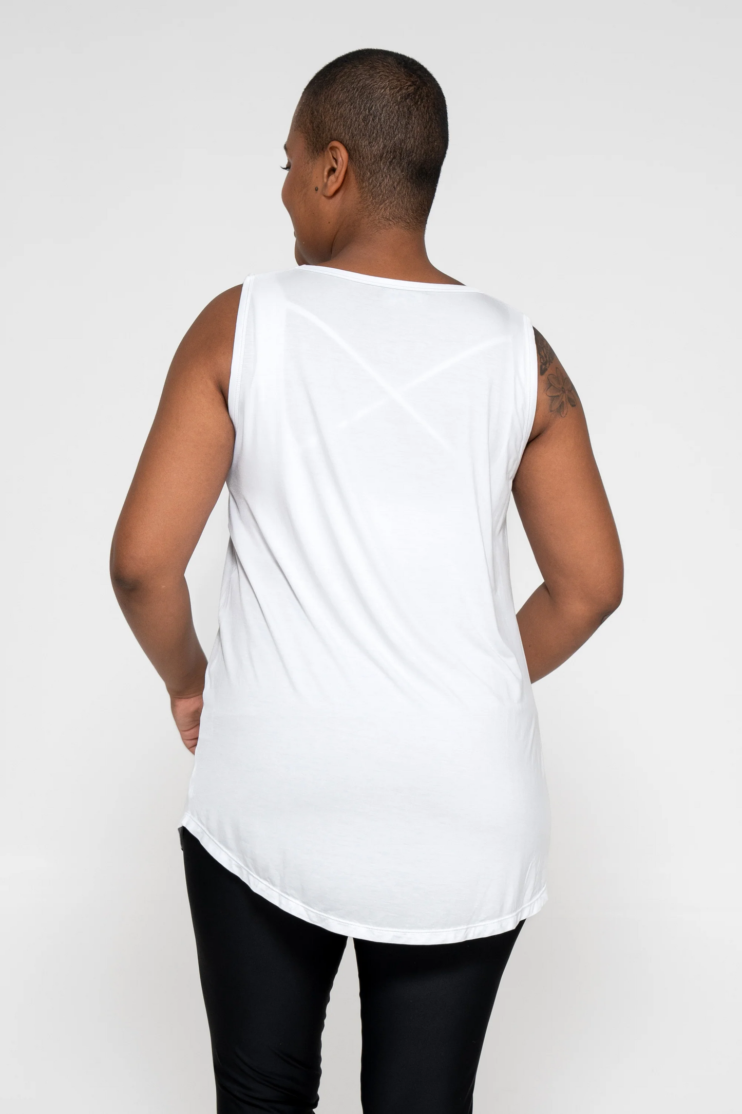 White Slinky To Touch - Net V Front Sleeveless Boyfriend Tee